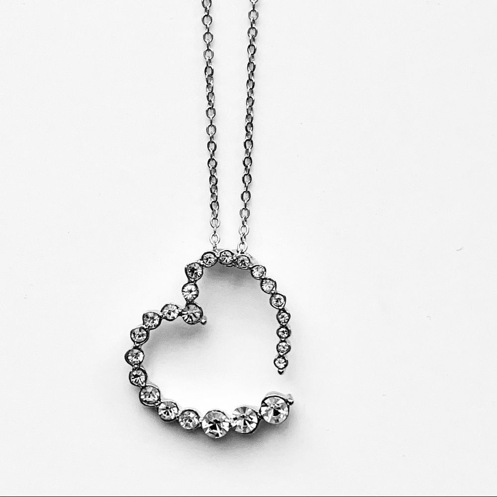 Necklace heart clear stones, silver tone